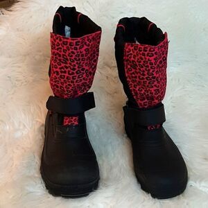 Womans  Tundra black Pink Snow Boots 6 W  10 L‎ 4 Wide